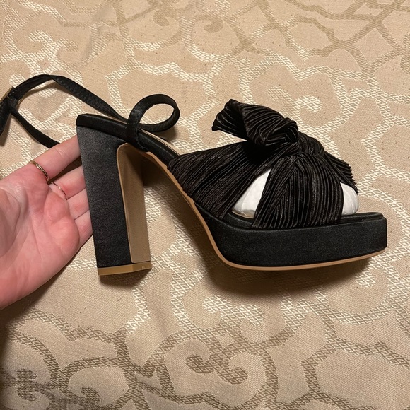 Platform Heeled Bowknot Shoe - Picture 4 of 5